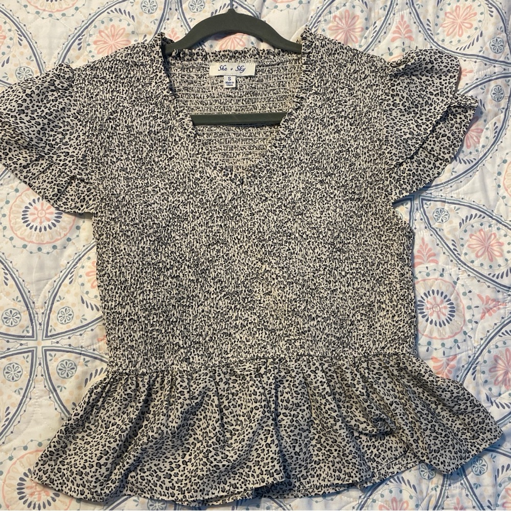 She + Sky Brown and Tan Smocked Peplum Short Sleeve Blouse